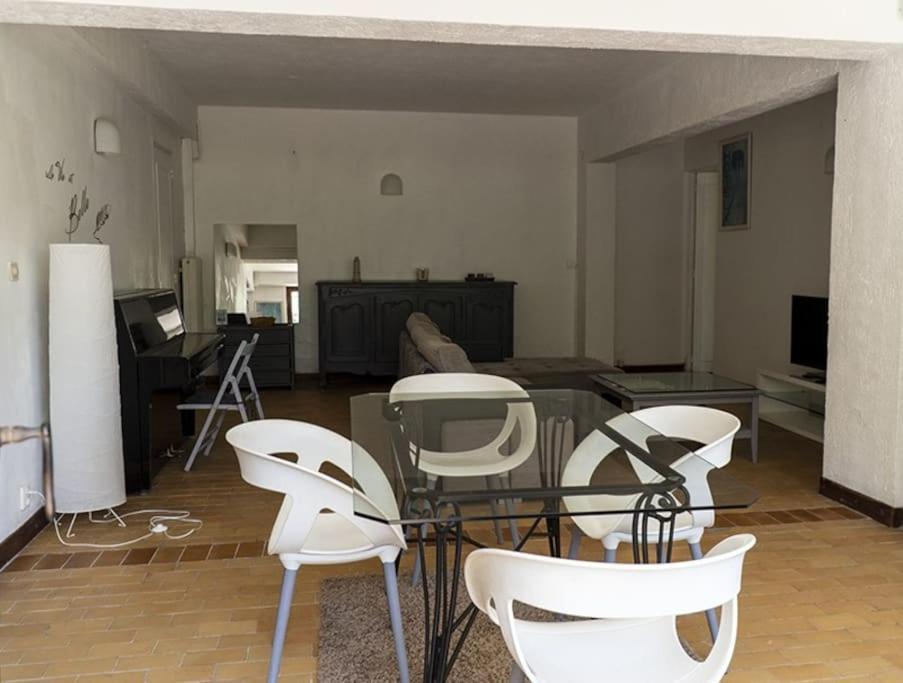 Charmant Rez De Villa Climatise Renove, 90M2 Avec Parking Cassis Exterior photo